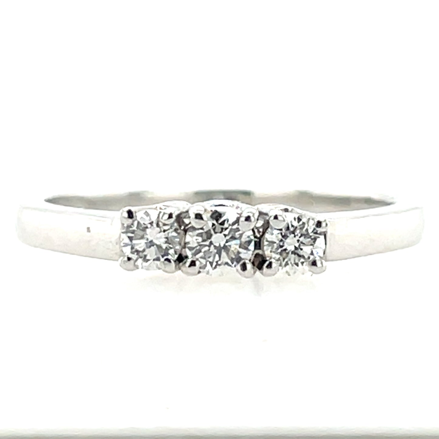 18ct White Gold Diamond 0.27ct Trilogy Ring T004