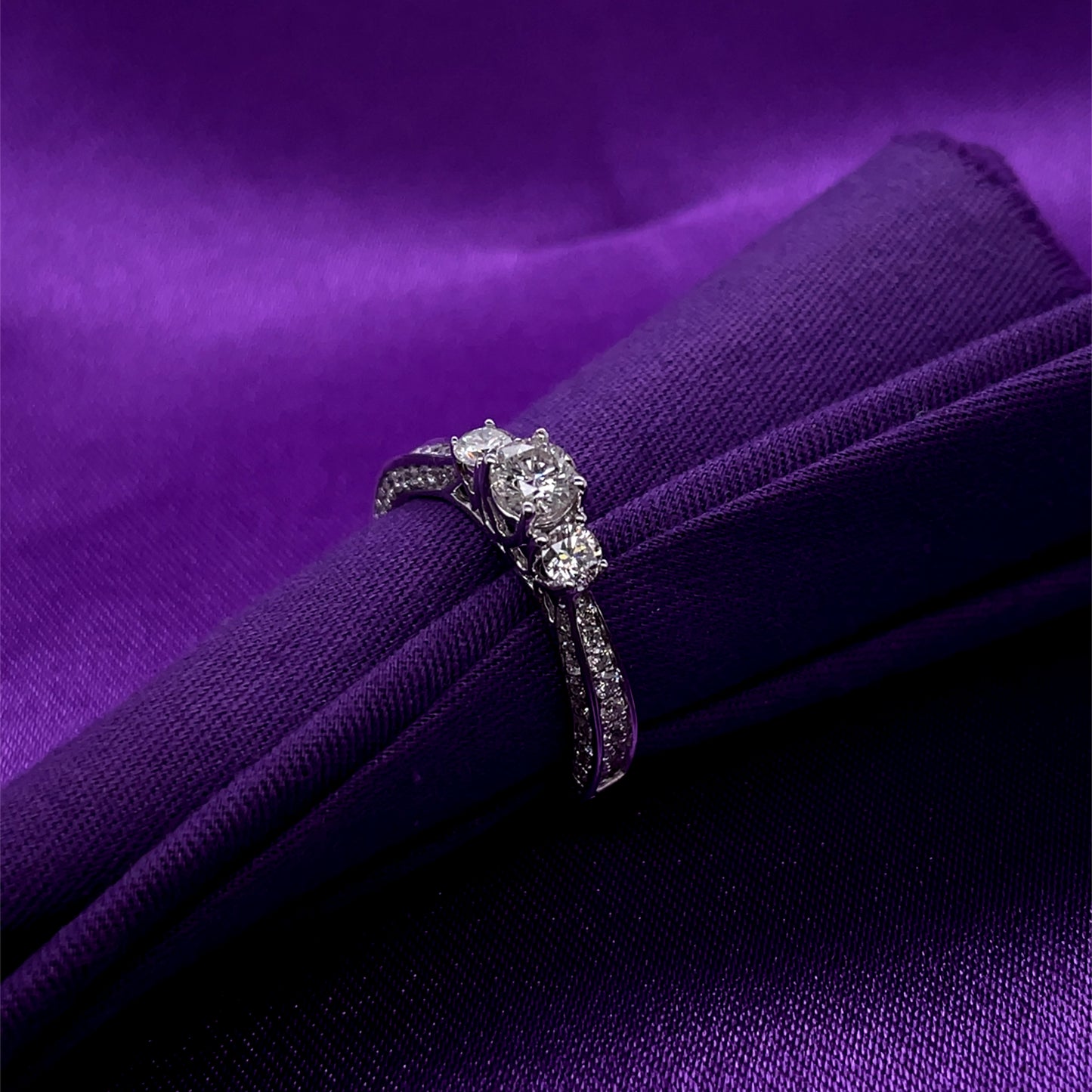 18ct White Gold  Diamond Trilogy 1.00ct Ring T31