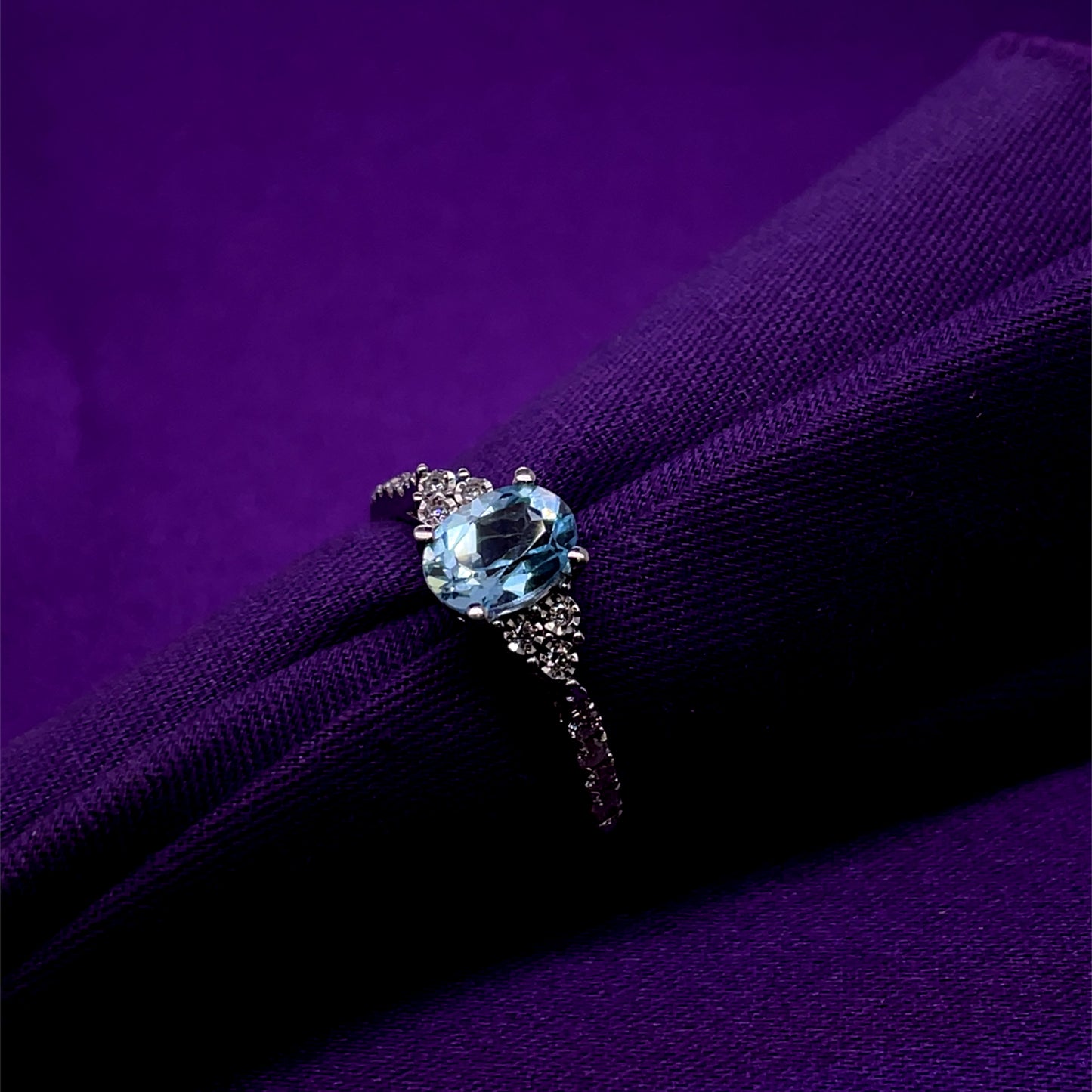 9ct  White Gold Blue Topaz & Diamond Ring WRX036