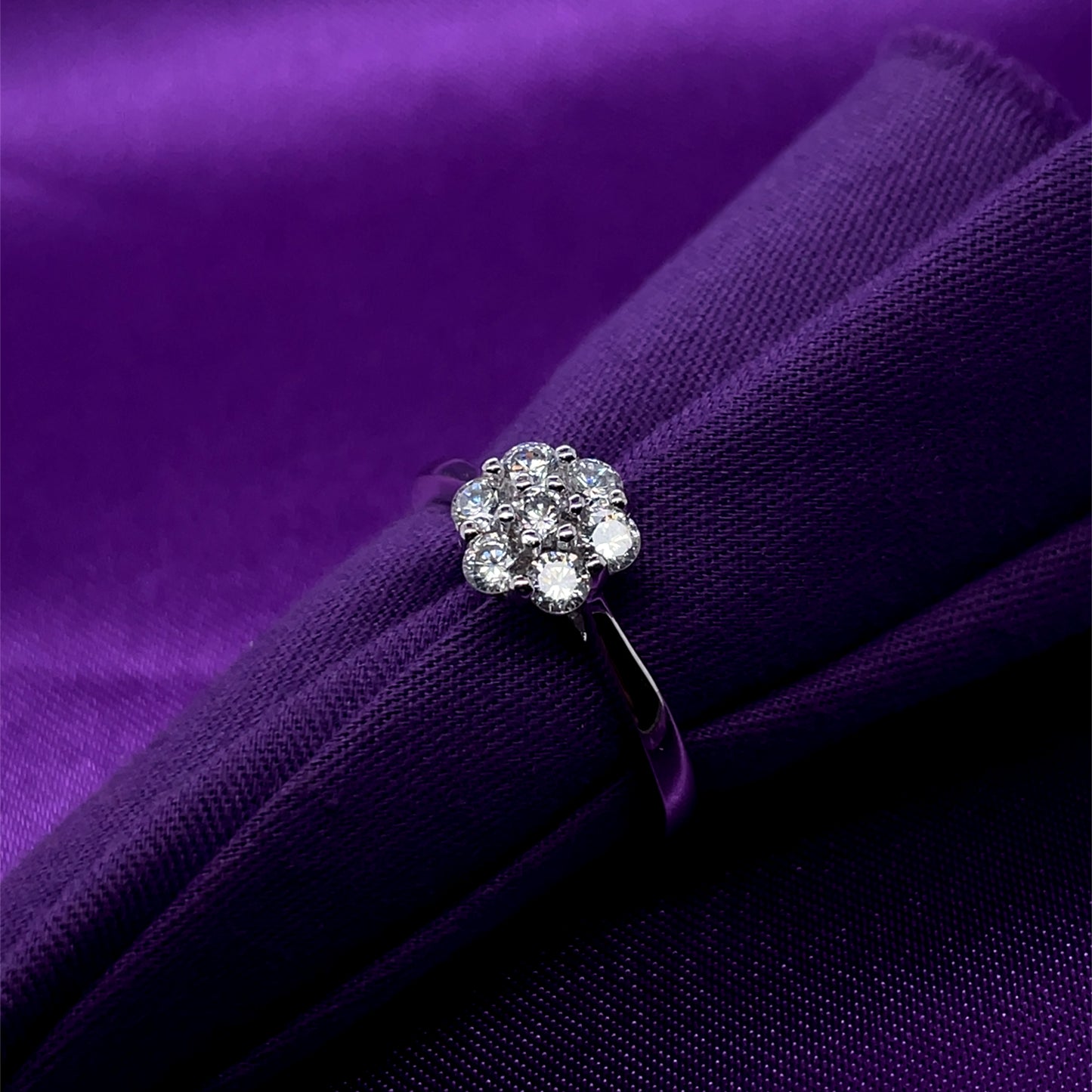 9ct White Gold CZ Floral Cluster Ring WRZ144