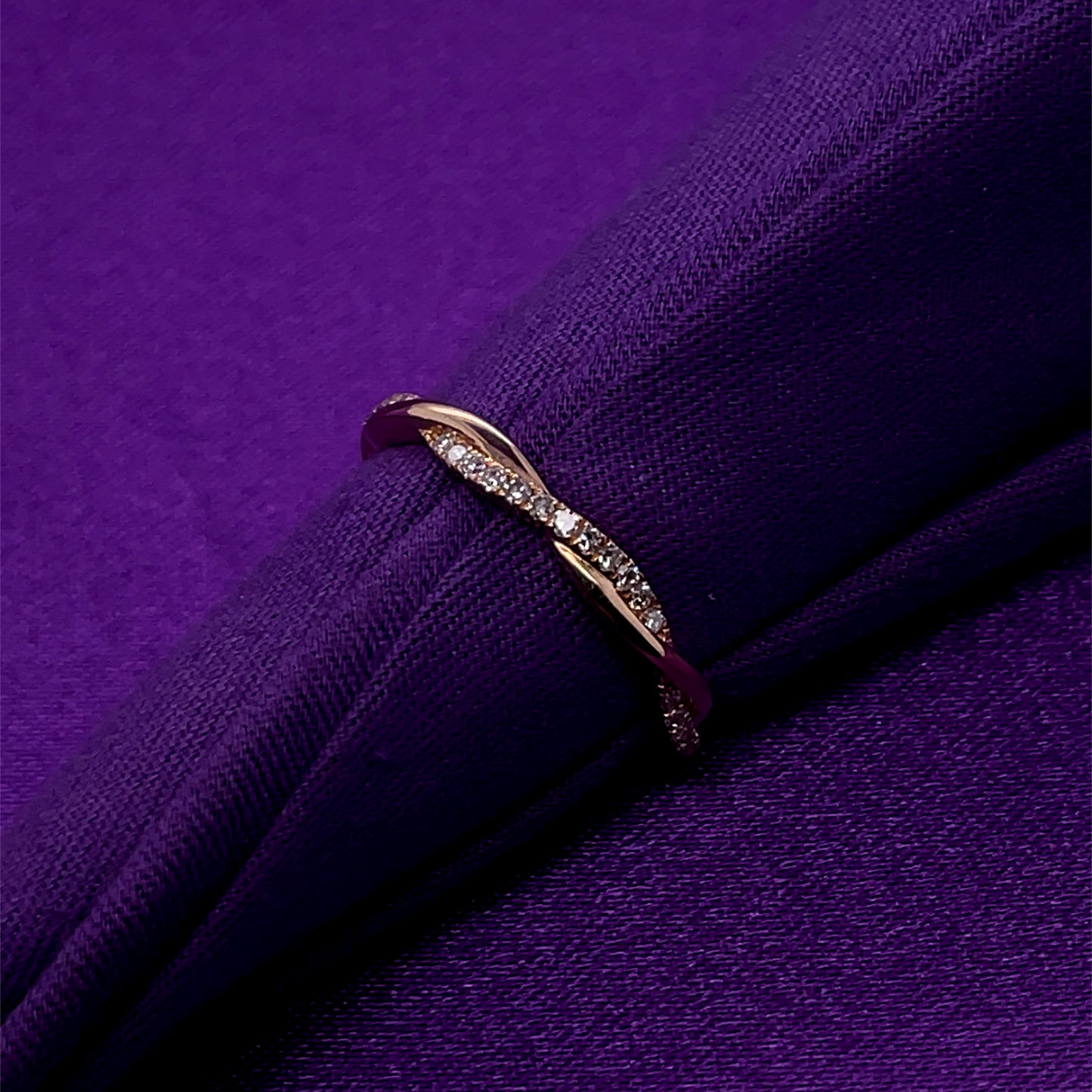 14ct Gold 585 Diamond Wave Ring X129