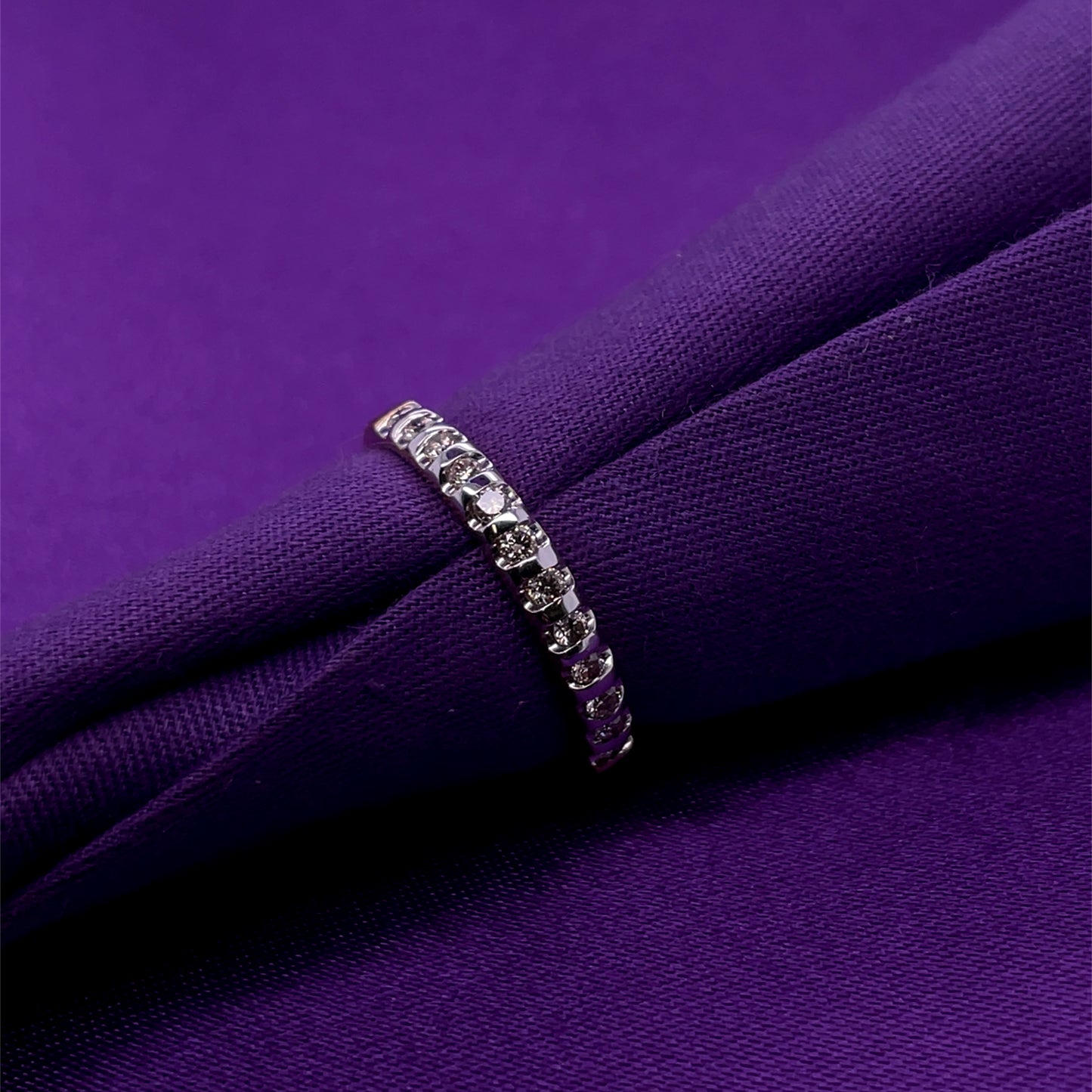 9ct Gold Classic Diamond Bar-set Band 0.25ct X156