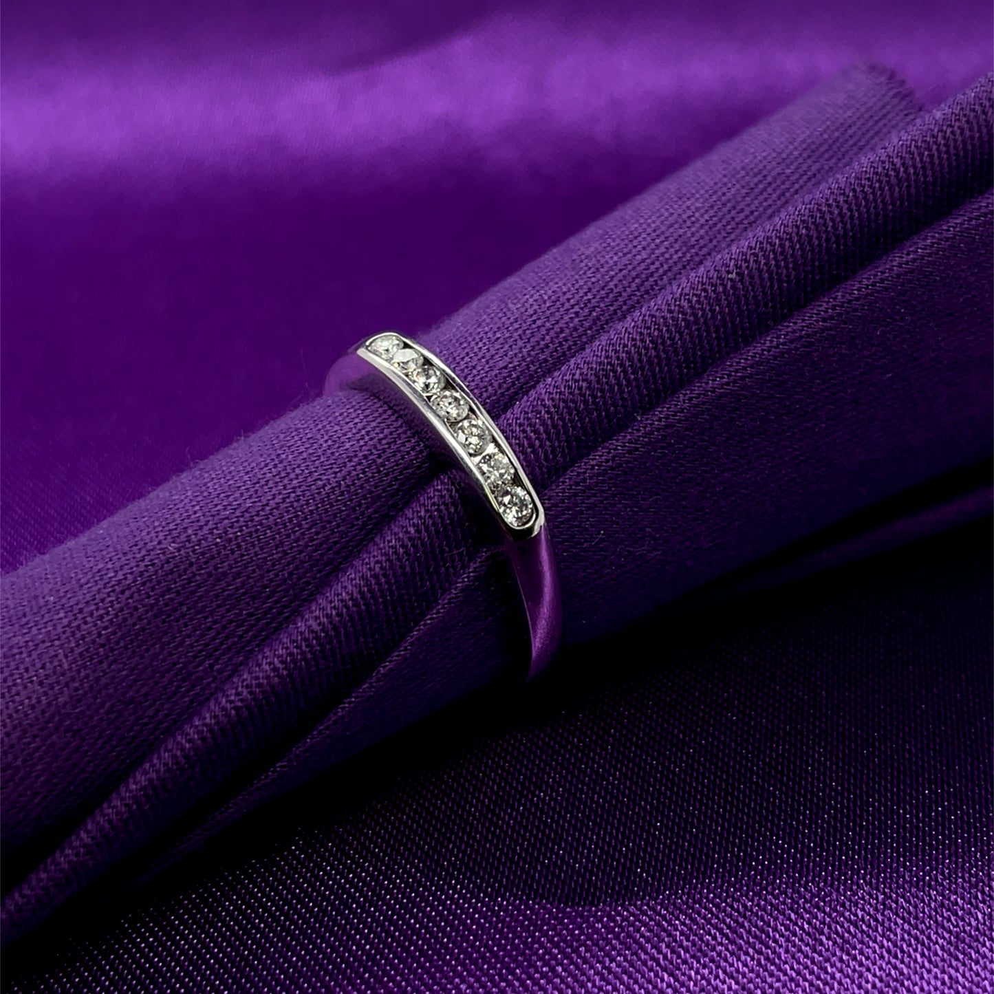 18ct White Gold Diamond Channel-set Eternity Ring X7/9