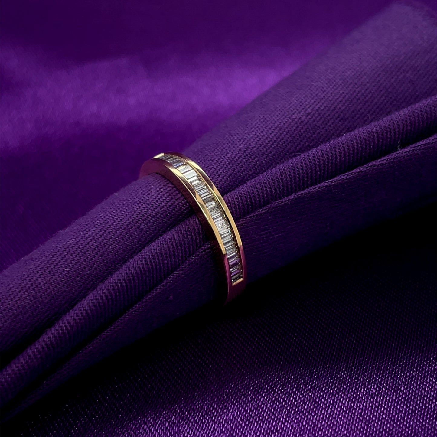 18ct Gold Baguette Diamond Channel-set 3mm Band X8/30