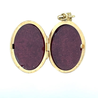 9ct Gold Oval Engraved Locket GL019