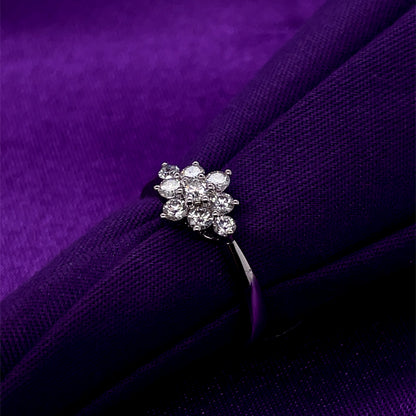 18ct White Gold Diamond 0.50ct Cluster Ring Y5/9