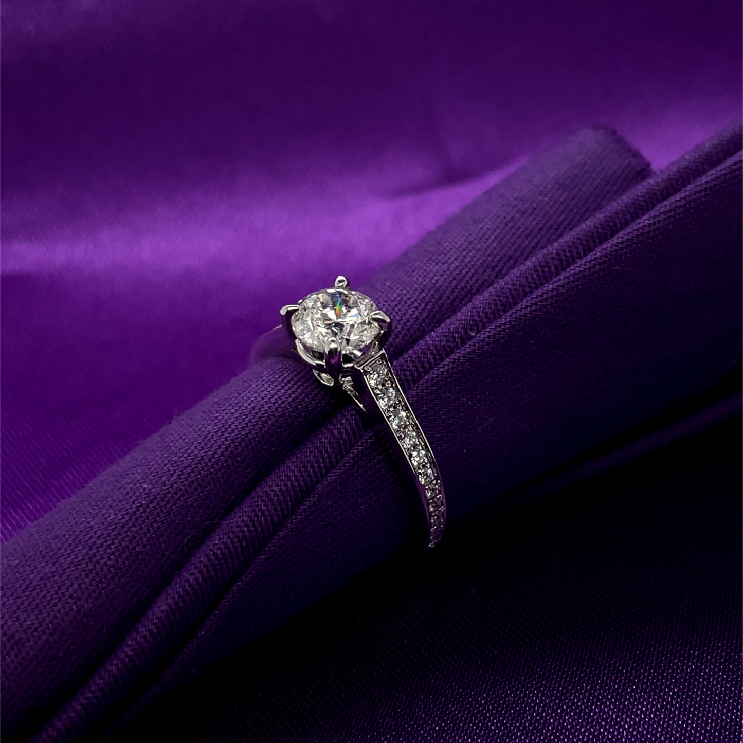 18ct White Gold Diamond 1.22ct Solitaire Ring Z016