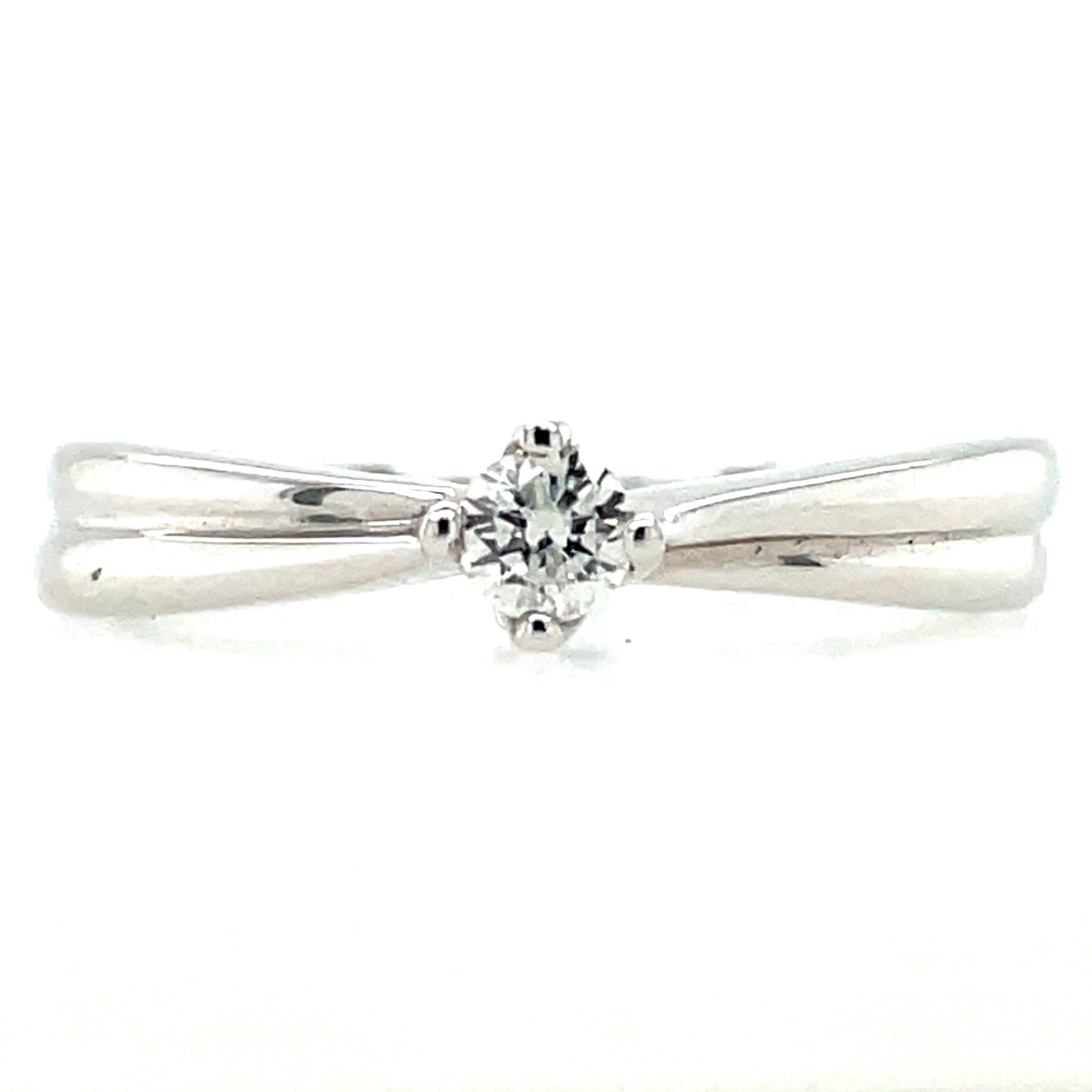 9ct White Gold Diamond  Solitaire 0.15ct Engagement Ring Z023
