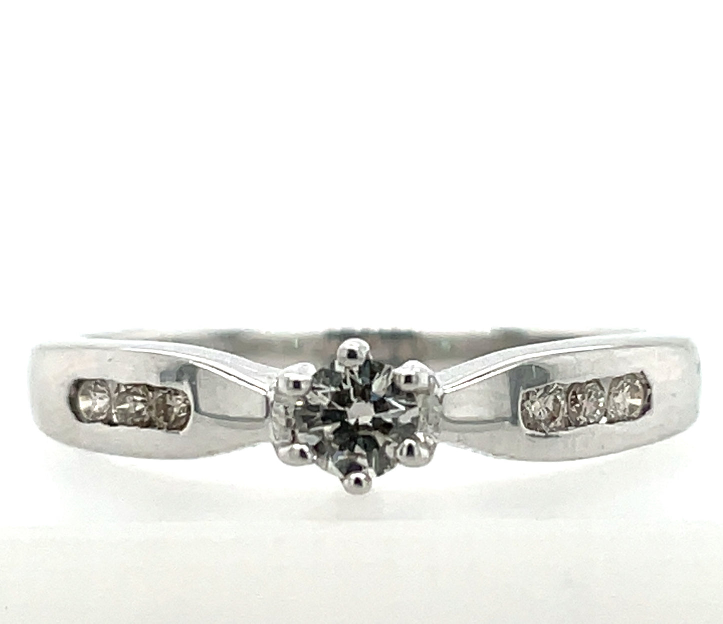 9ct White Gold Diamond 0.25ct Solitaire Ring Z028