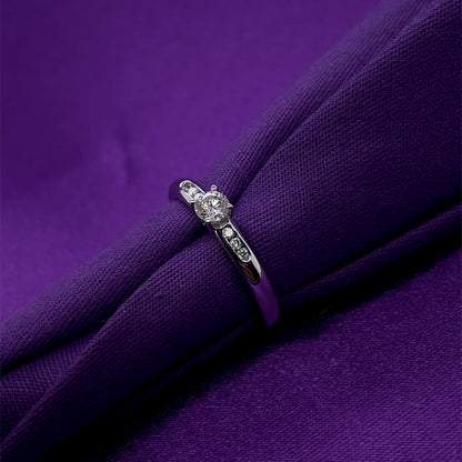 9ct White Gold Diamond 0.27ct  Solitaire Ring Z032