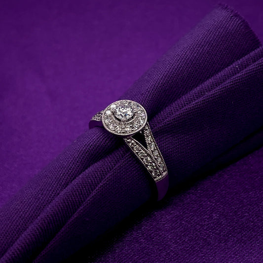 9ct White Gold Diamond 0.55ct Halo Split Shoulders Ring Z065