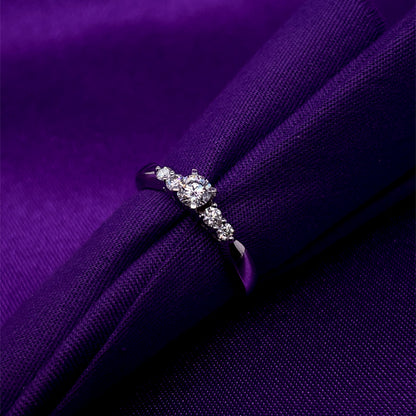 18ct White Gold 0.45ct Diamond Solitaire Ring Graduated Shoulders Z10/4