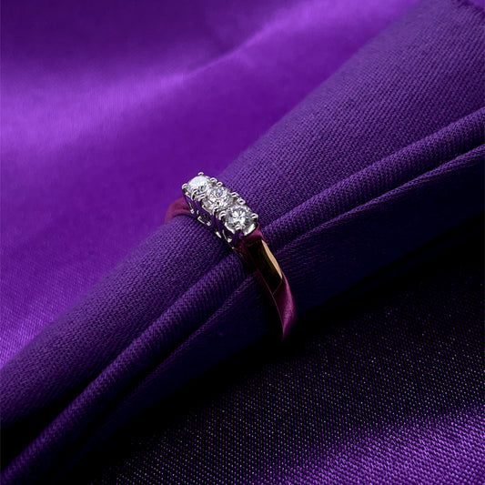 18ct Gold  Diamond Trilogy 0.35ct Ring Z10/6