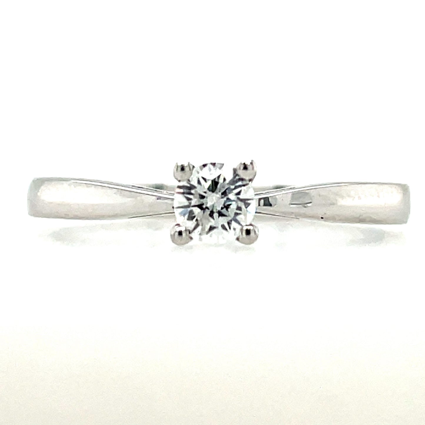 18ct White Gold Diamond Classic Solitaire Ring Z11/21