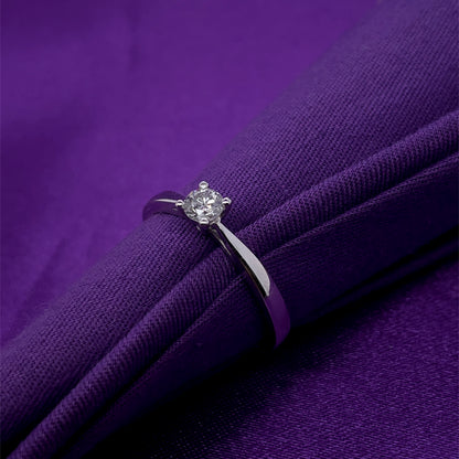 18ct White Gold Diamond Classic Solitaire Ring Z11/21