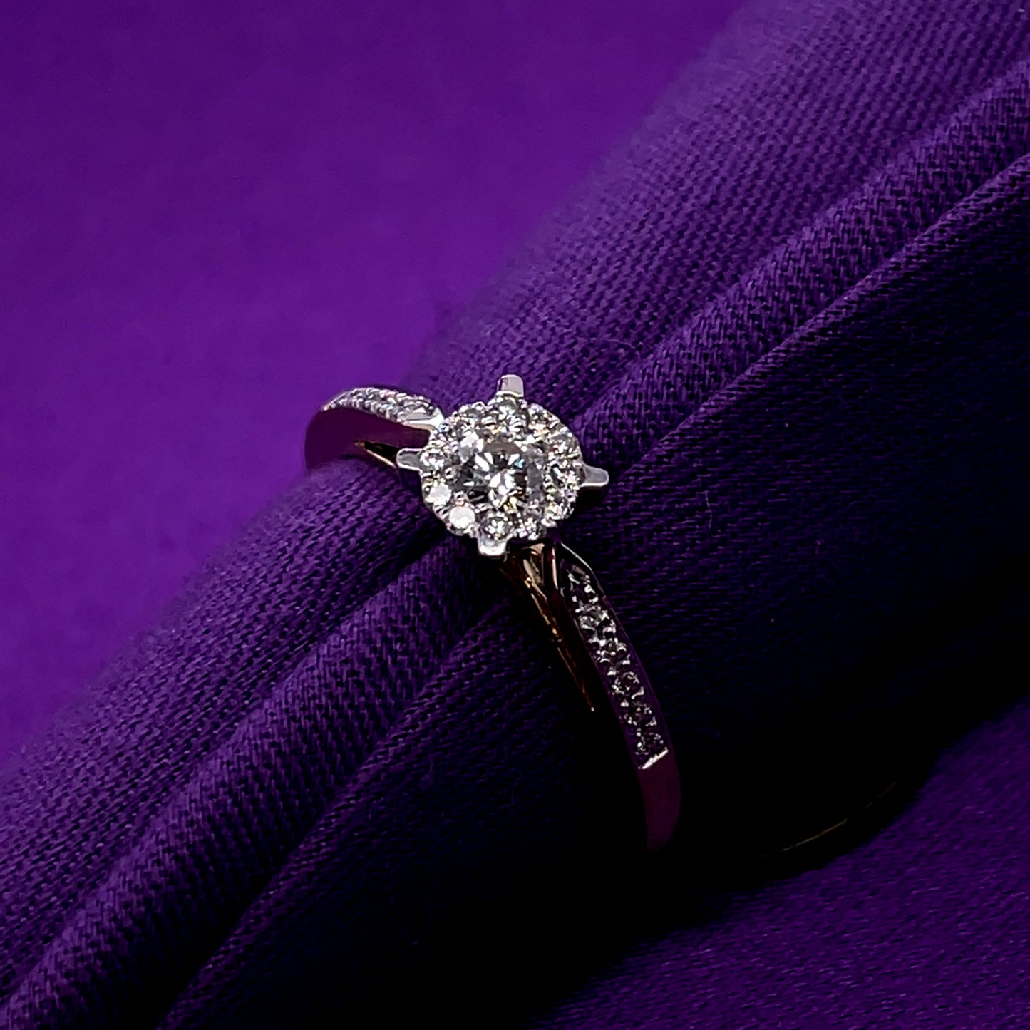 9ct Gold Diamond Solitaire 0.25ct Ring Z114