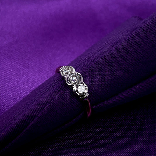 18ct Gold  Diamond Trilogy 0.55ct Ring Z11/11