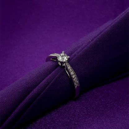 18ct White Gold Diamond Solitaire Ring Z11/35