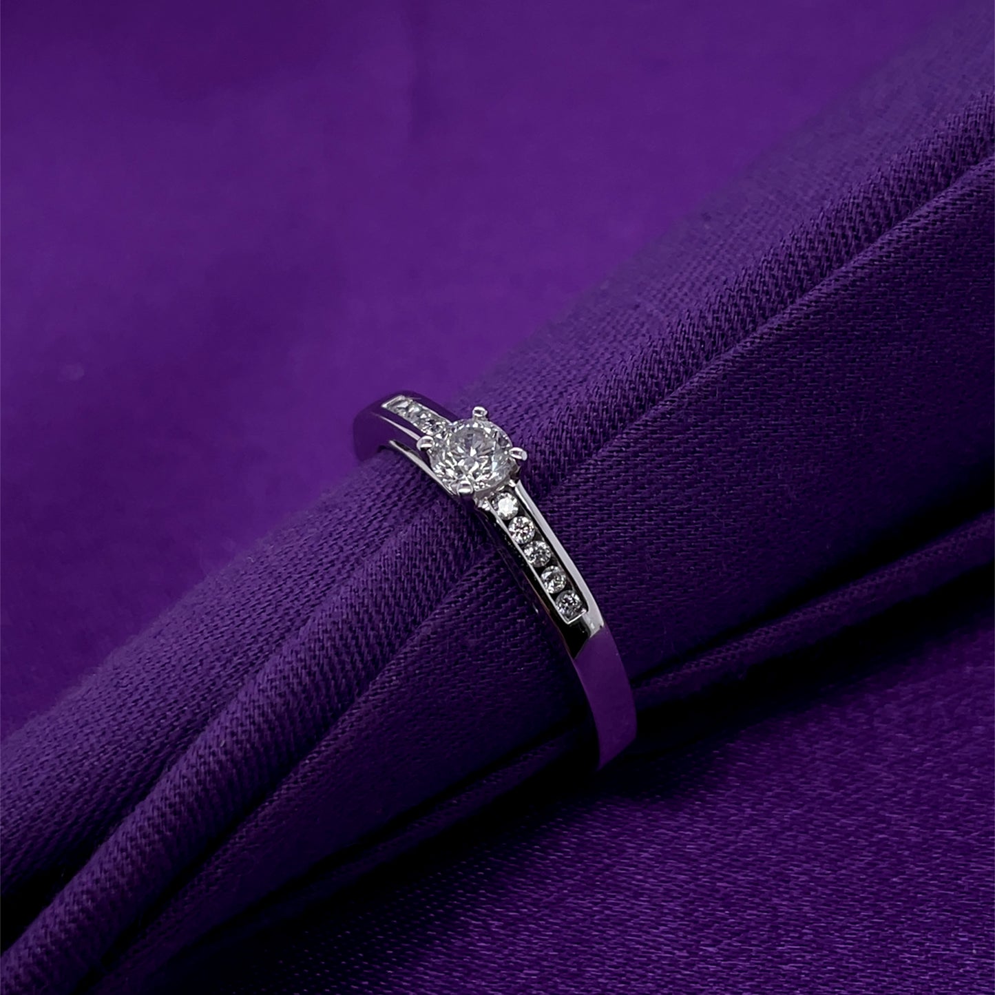 9ct White Gold Diamond 0.35ct  Solitaire Ring Z12/35