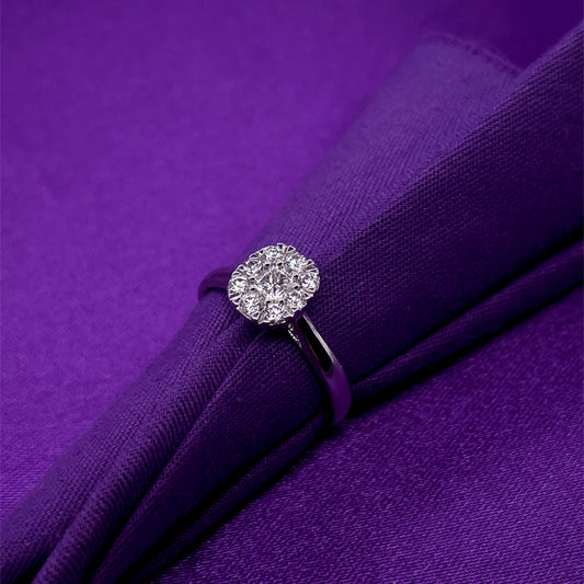 9ct White Gold Diamond Oval 0.50ct Engagement Ring Z123