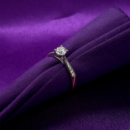 18ct Gold 0.37ct Diamond Solitaire Ring Pavé Shoulders Z205