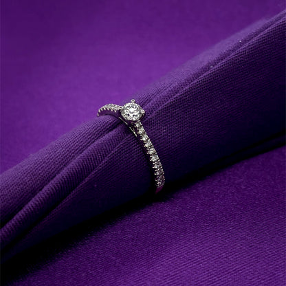 18ct Gold 0.25ct Diamond Solitaire Ring Castel Shoulders Z206