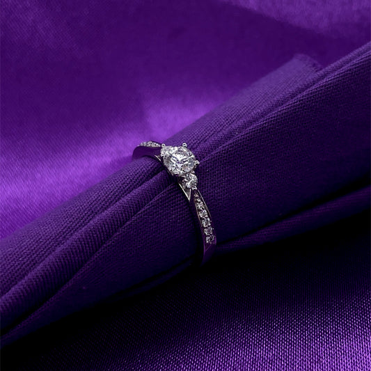 9ct White Gold Diamond Solitaire Ring  with Side Diamonds Z217