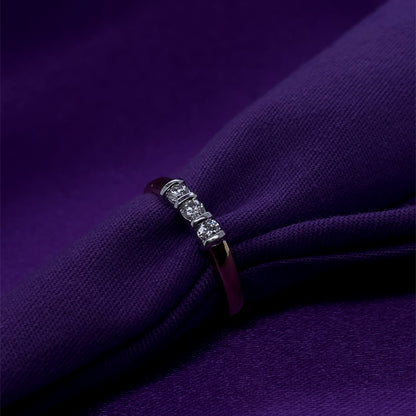 18ct Gold Diamond 0.21ct Trilogy Ring Z5/31