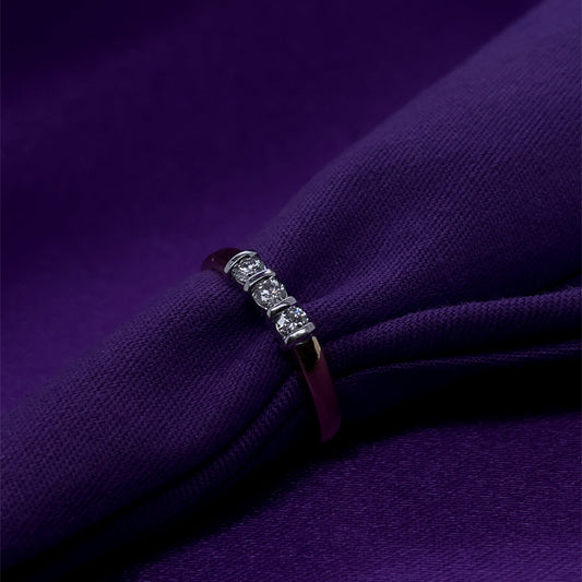 18ct Gold Diamond 0.21ct Trilogy Ring Z5/31