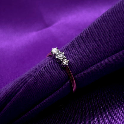 18ct Gold Diamond 0.32ct Trilogy Ring Z6/11