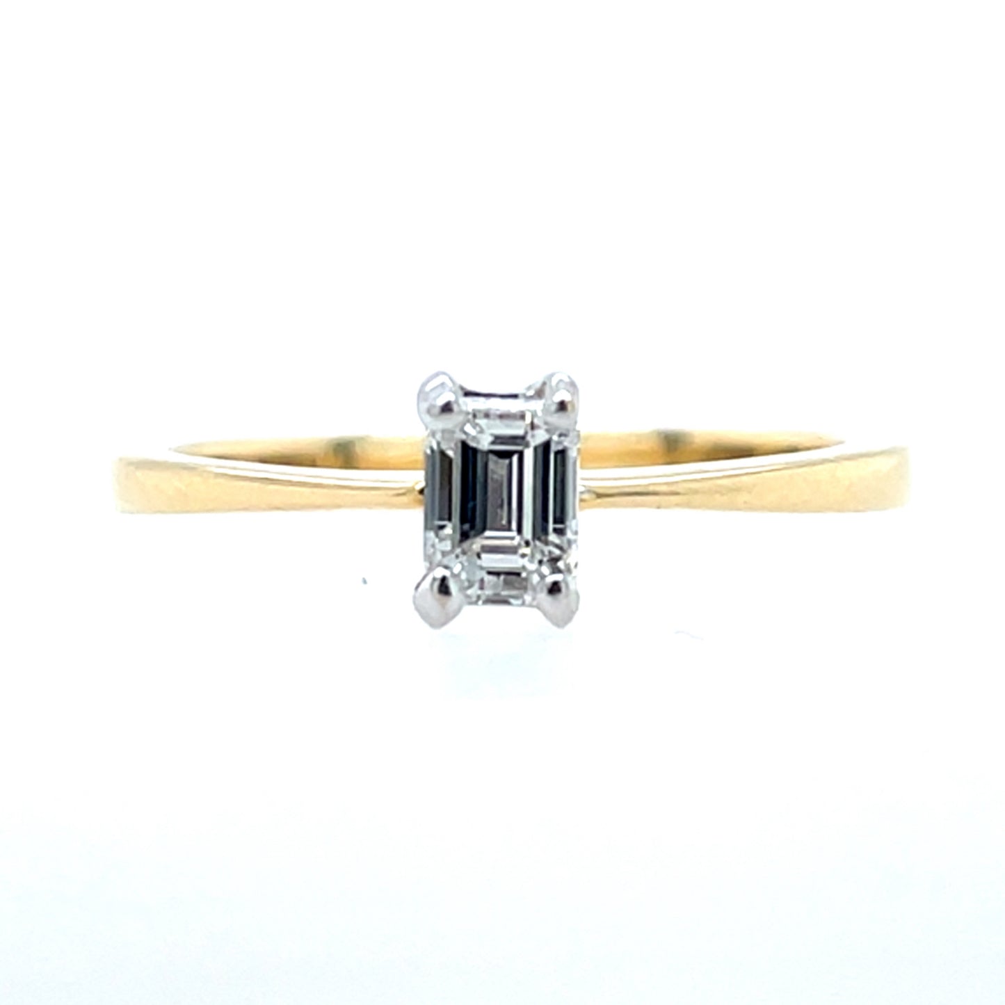 18ct Gold Emerald-cut Diamond Classic Solitaire Ring Z6/21