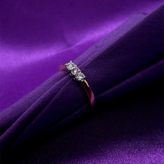 18ct Gold Diamond 0.26ct Trilogy Ring Z6/26