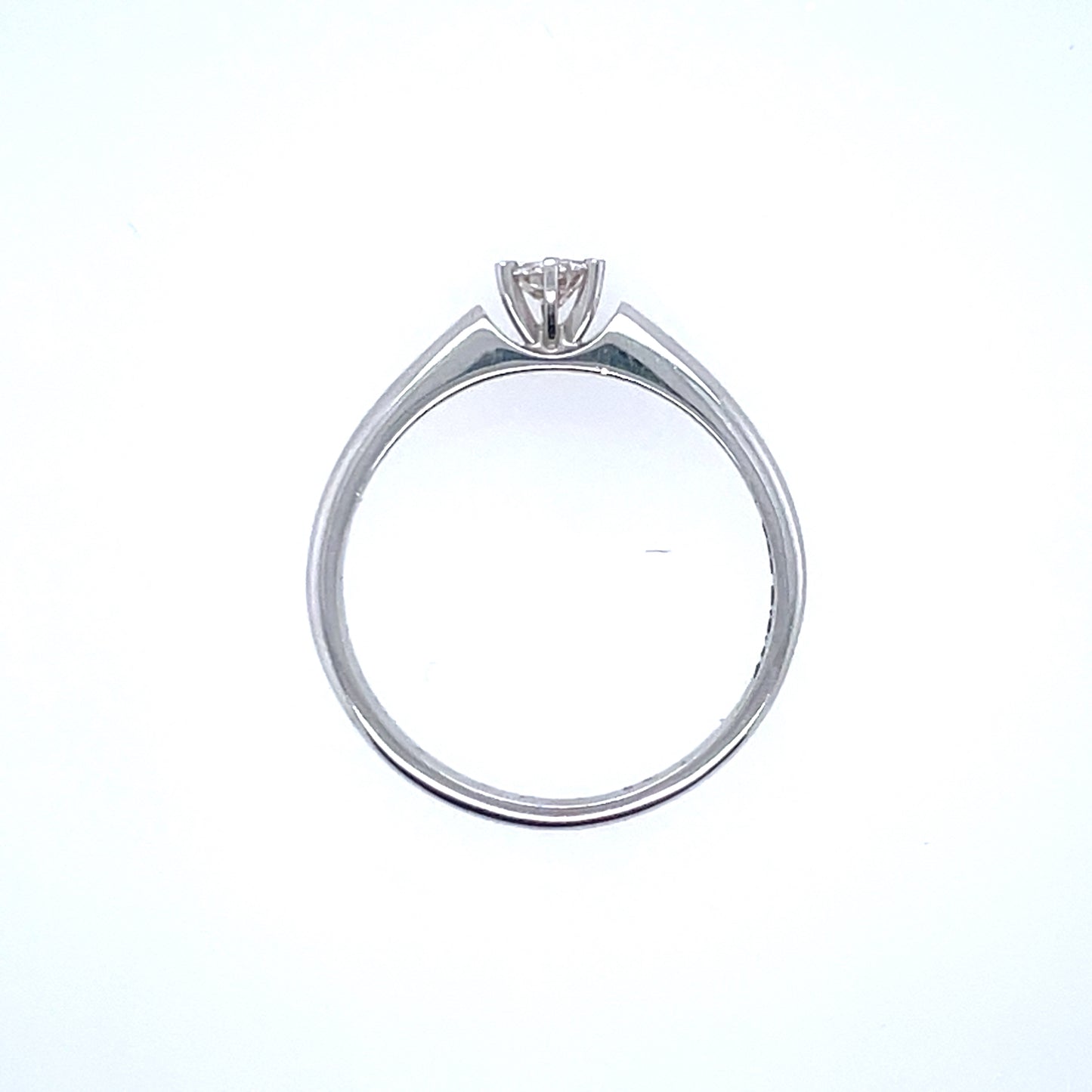 18ct White Gold Diamond Dainty Solitaire Ring Z7/33