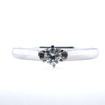 18ct White Gold Diamond Dainty Solitaire Ring Z7/33