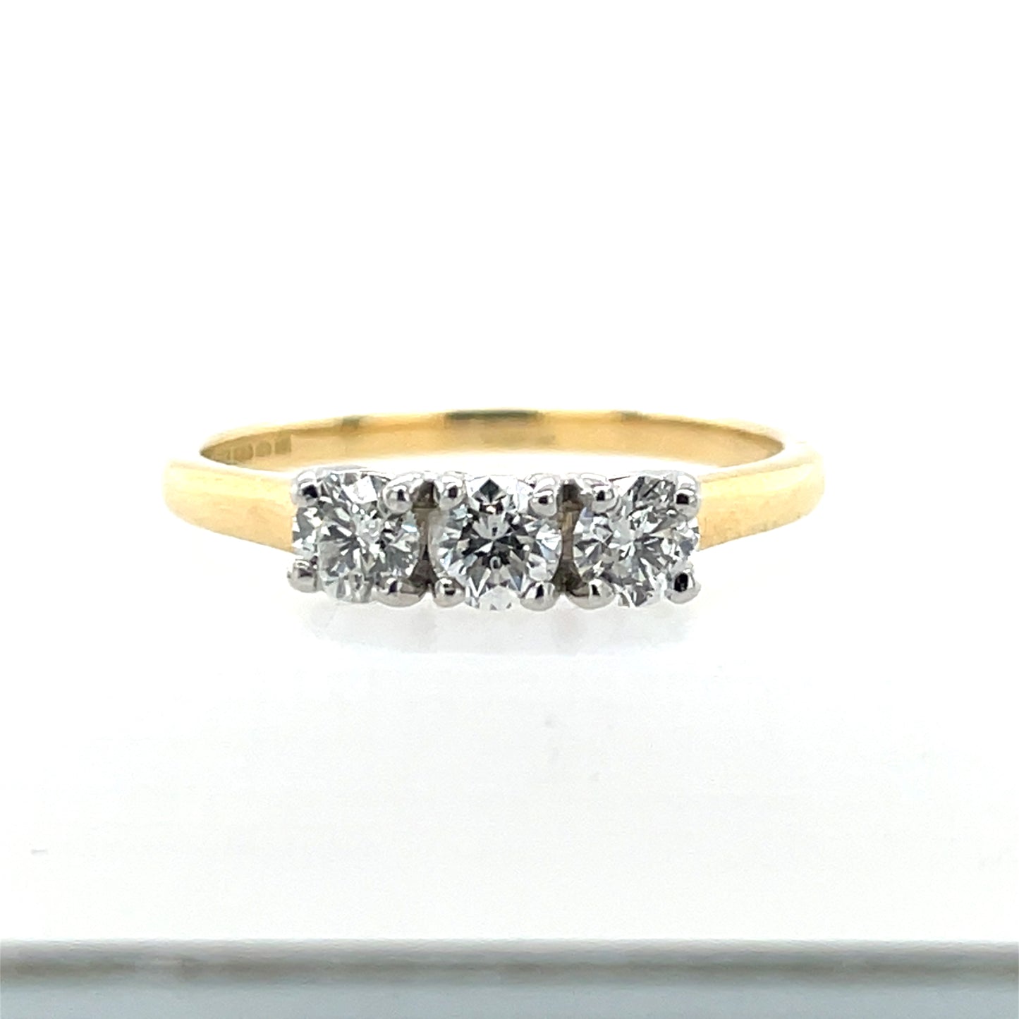 18ct Gold Diamond 0.60ct Trilogy Ring Z8/19