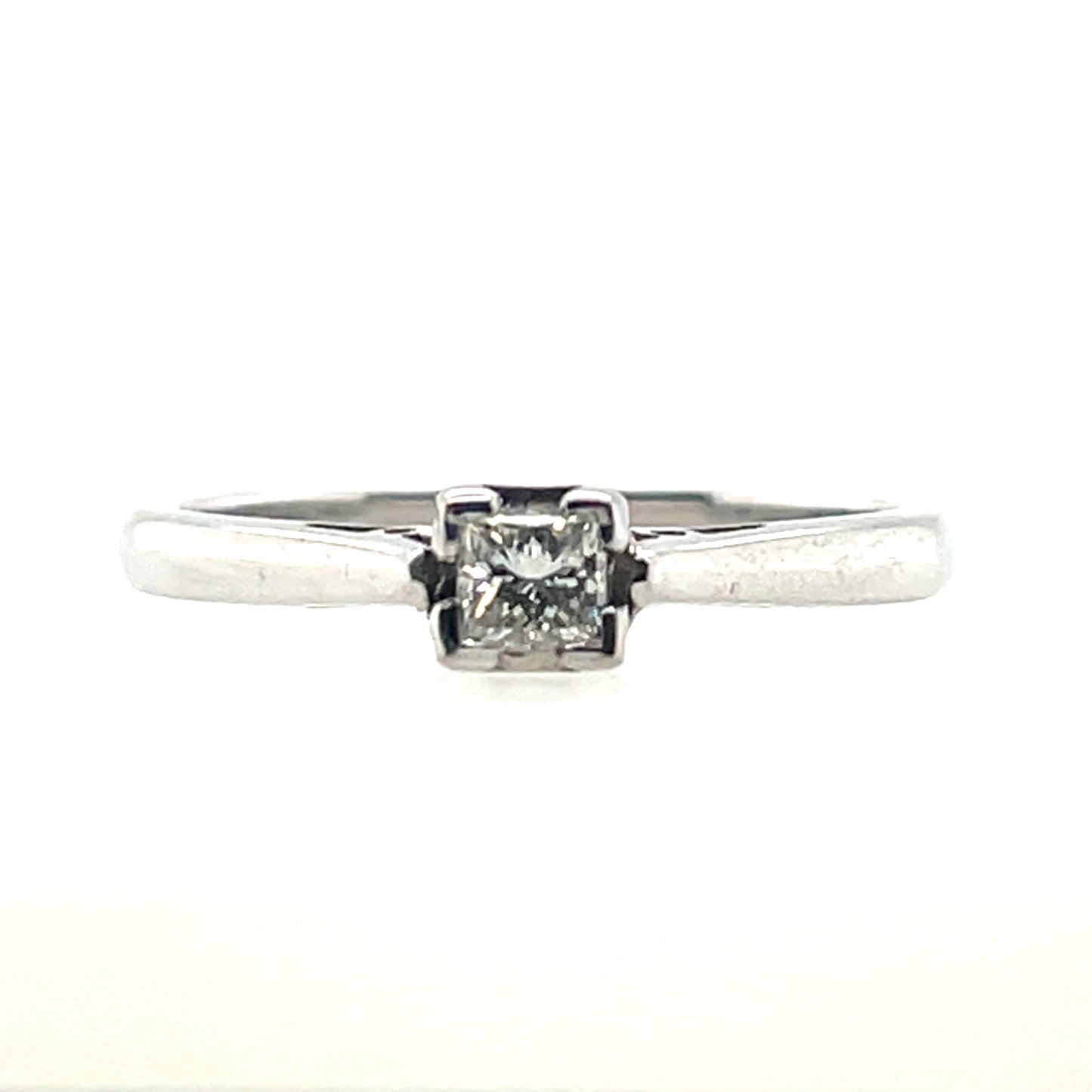 18ct White Gold Princess-Cut Diamond 0.20ct Solitaire Ring Z9/11