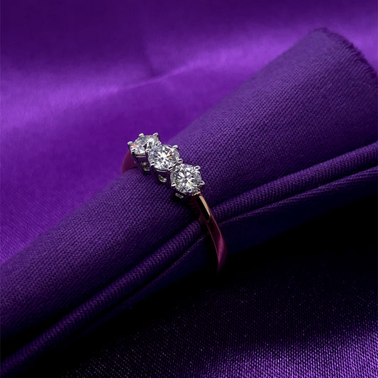 18ct Gold  Diamond Trilogy  0.95ct Ring Z9/17