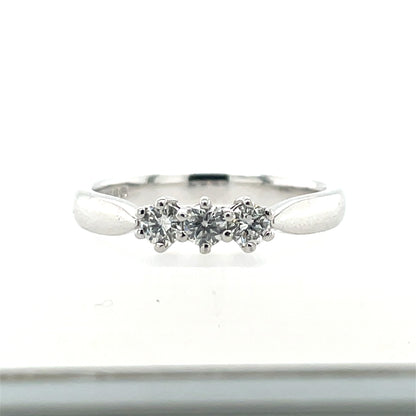 18ct White Gold Diamond Trilogy 0.30ct Ring Z9/26