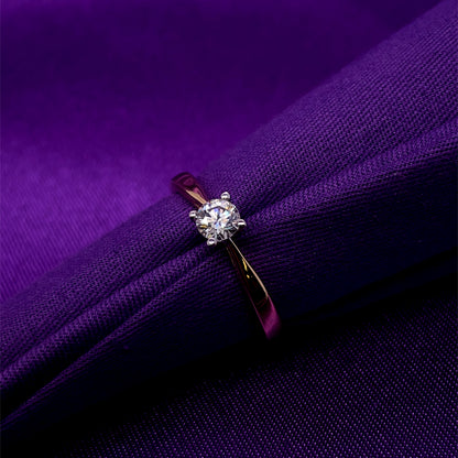 18ct Gold Diamond Classic Solitaire Ring Z9/31