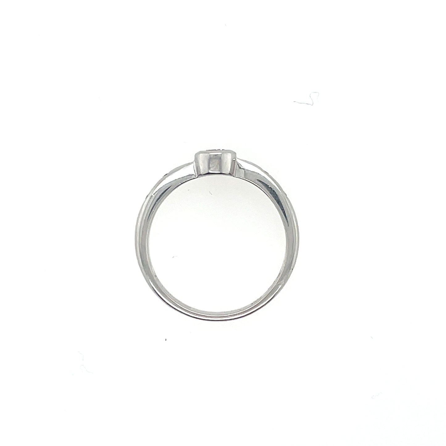 18ct White Gold Diamond Solitaire Engagement Ring Z2/18