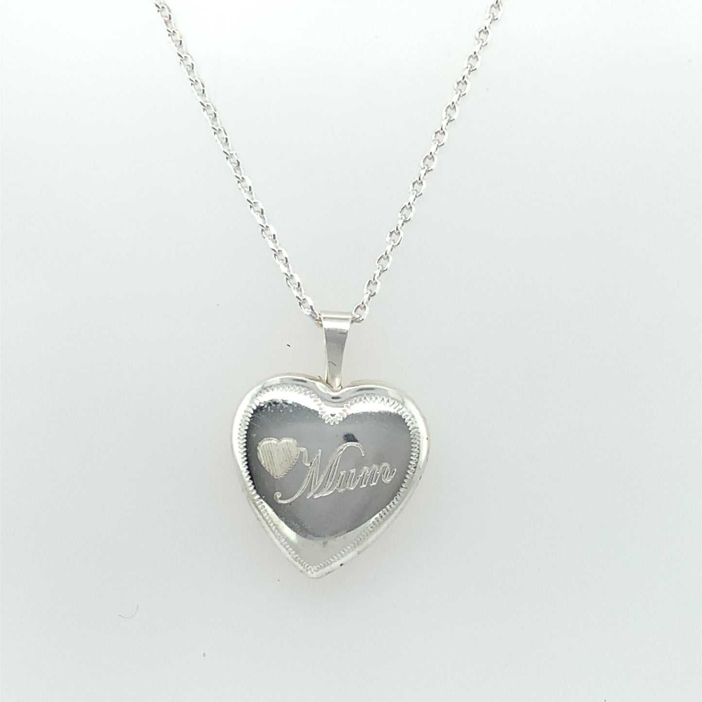 Sterling Silver "Mum" Heart Locket 700