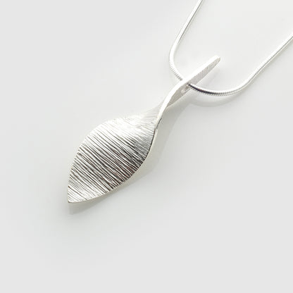 Martina Hamilton Silver Bean Rí Large Pendant BRD3K