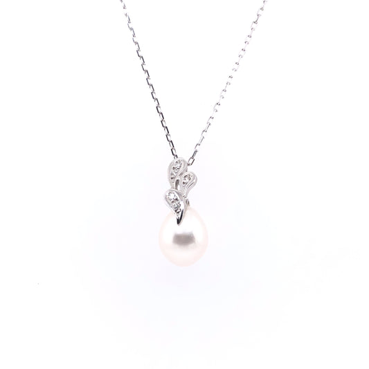 9ct White Gold Pearl & CZ  Petal Pendant GPX65