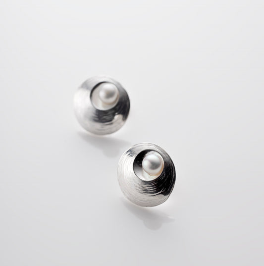 Martina Hamilton Oyster Pearl Small Stud Earrings OPA2P