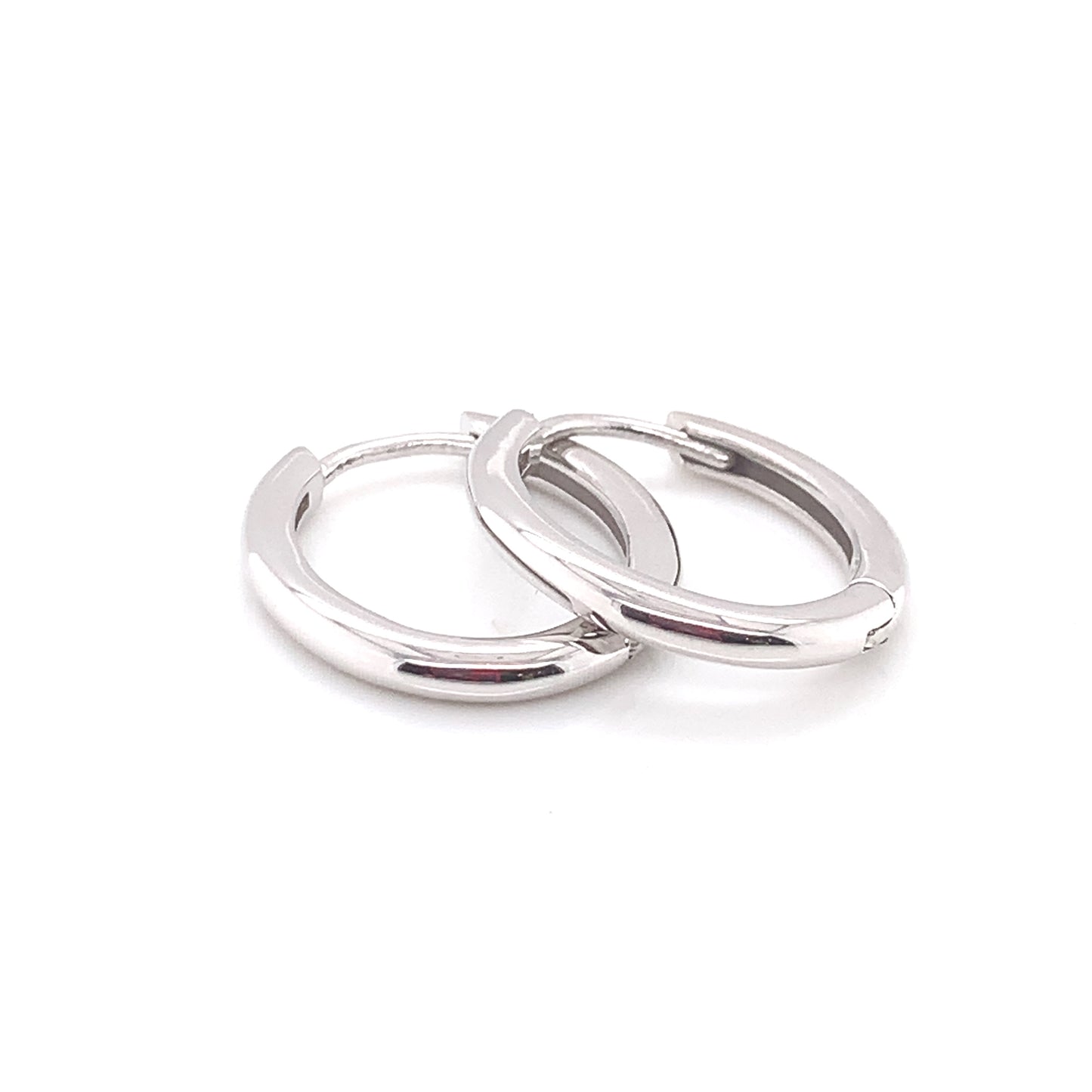 Sterling Silver 20mm Oval Polished Huggie Hoop Earrings SE3247/20