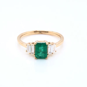 9ct Gold Emerald & Baguette Diamond Ring