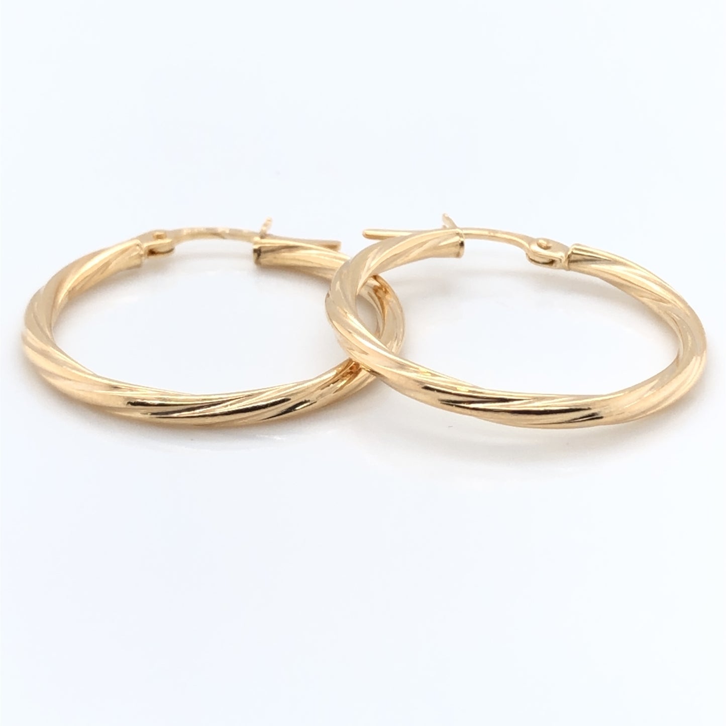 9ct Gold 20mm Twist Hoop Earrings GE2047/20