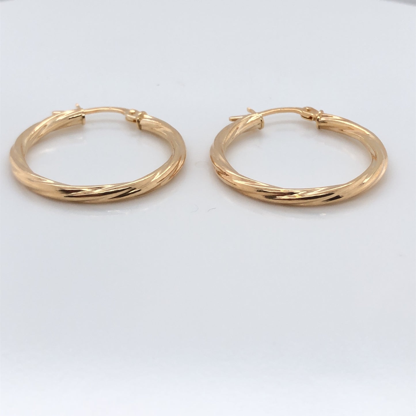 9ct Gold 20mm Twist Hoop Earrings