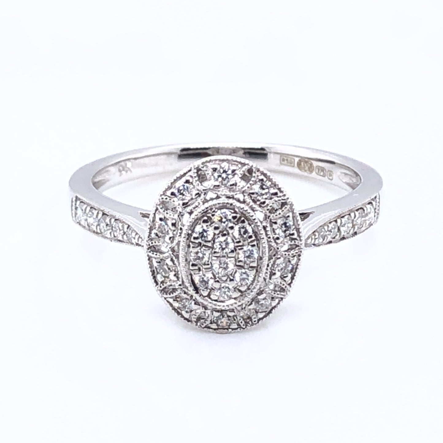 9ct White Gold Diamond Deco Oval Ring Z170