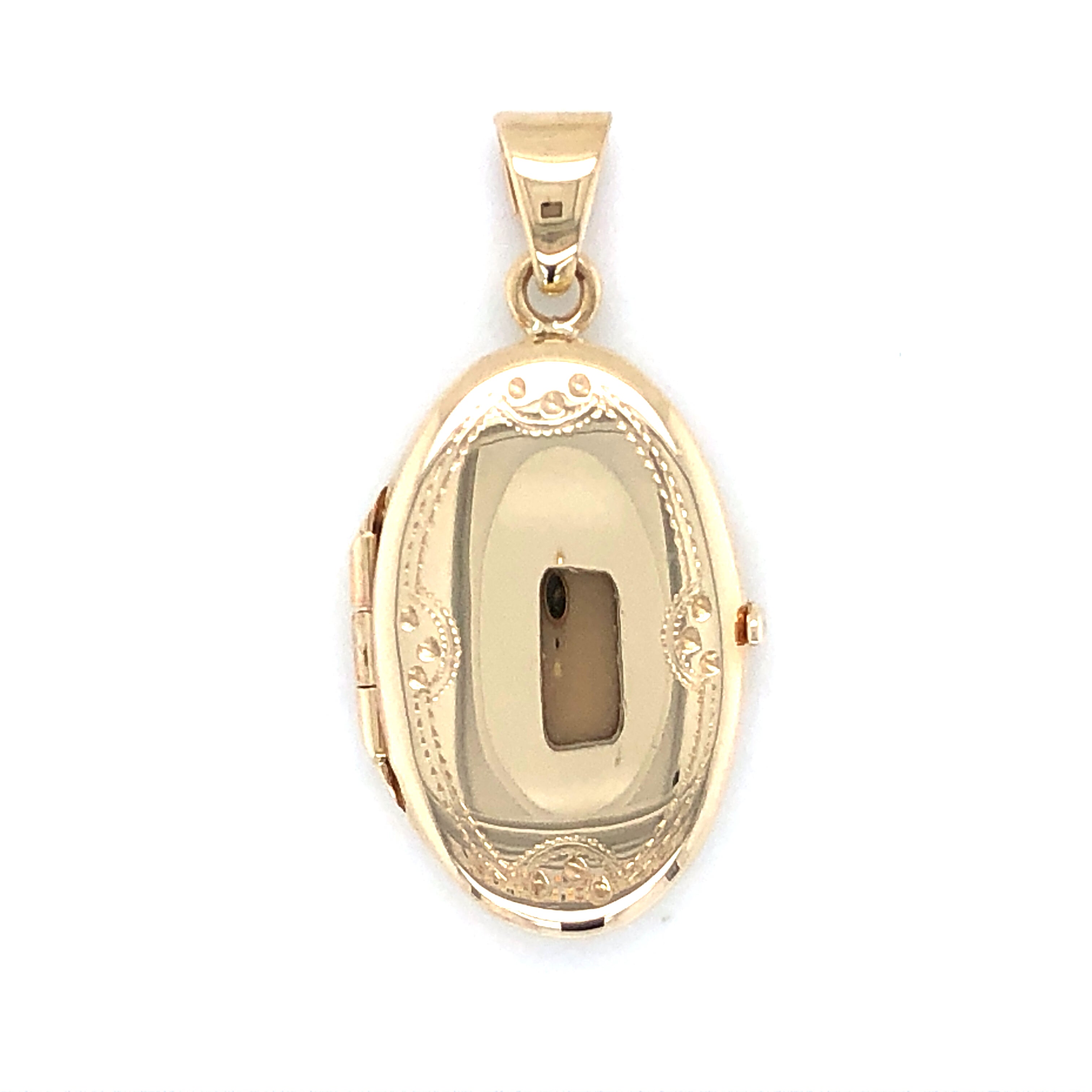 Locket Border 9ct Gold Oval Locket Engraved Border GL032 – Baumann Jewellers